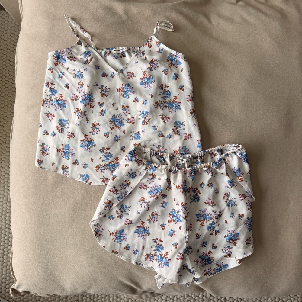 Abercrombie & Fitch White Floral Cami and Shorts Pajama Set
